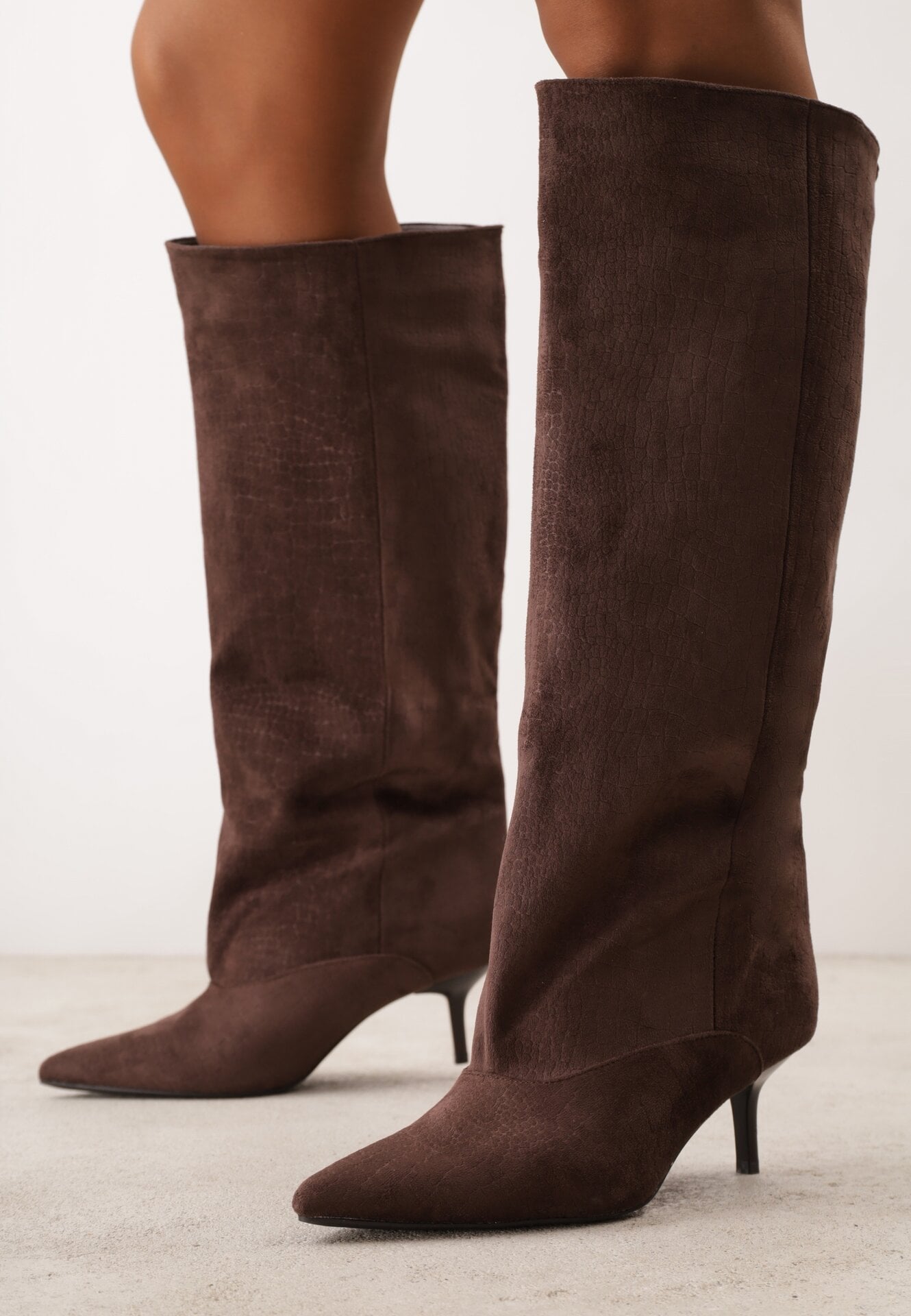 Cizme cu toc subțire și gambă largă Cristiane Maro