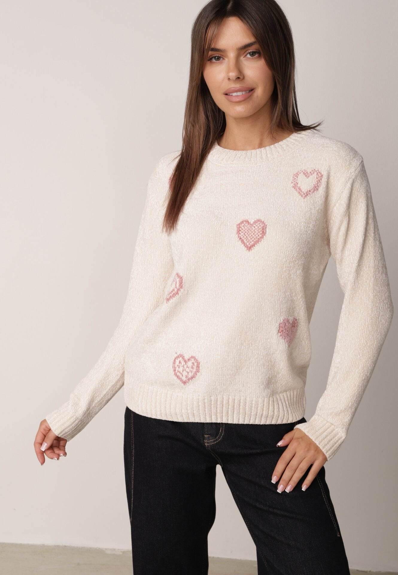 Pulover din bumbac, decorat cu motiv de inimi Lovric Bej deschis