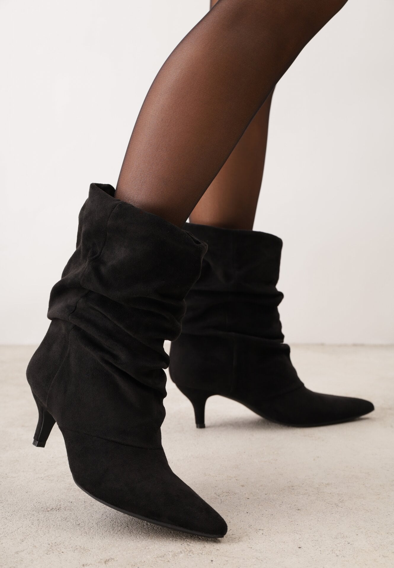 Botine cu toc stiletto tip kitten, cu carâmb drapat, Sarra Negre