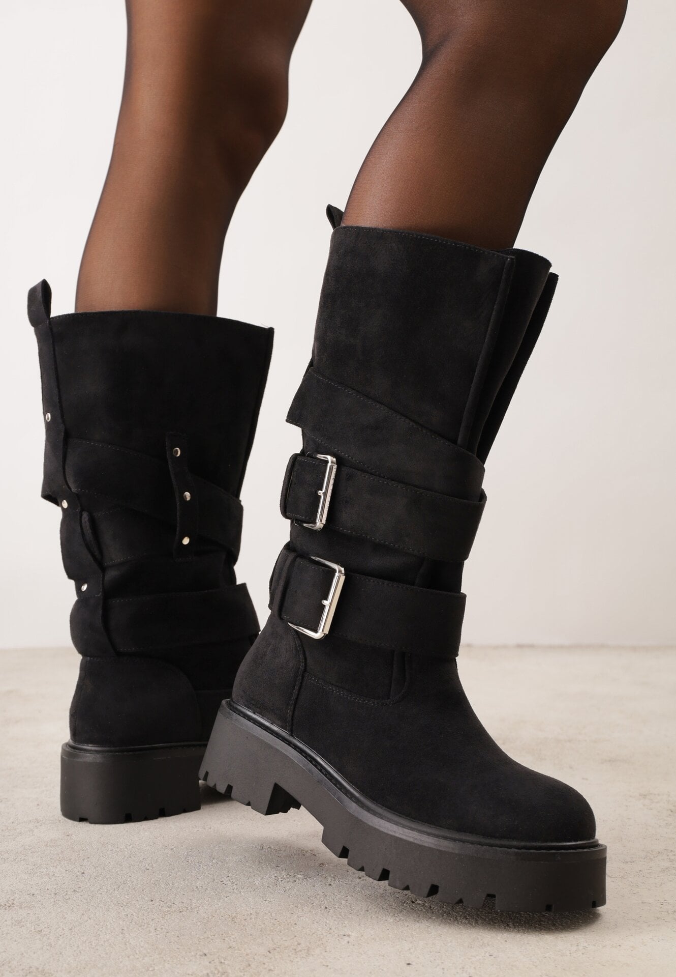 Botine cu talpă groasă în stil grunge cu catarame decorative Dorela Negre