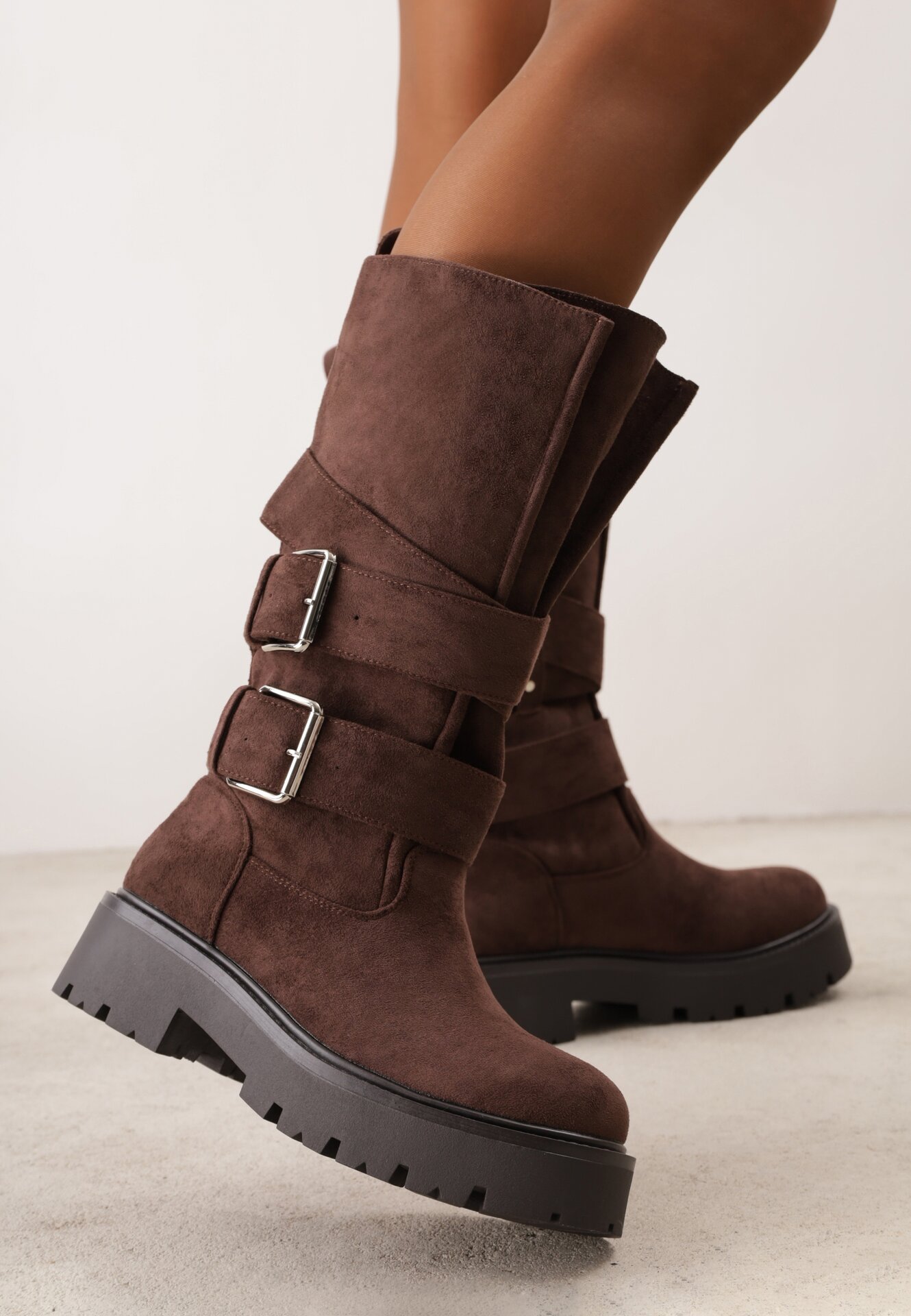 Botine cu talpă groasă în stil grunge cu catarame decorative Dorela Maro
