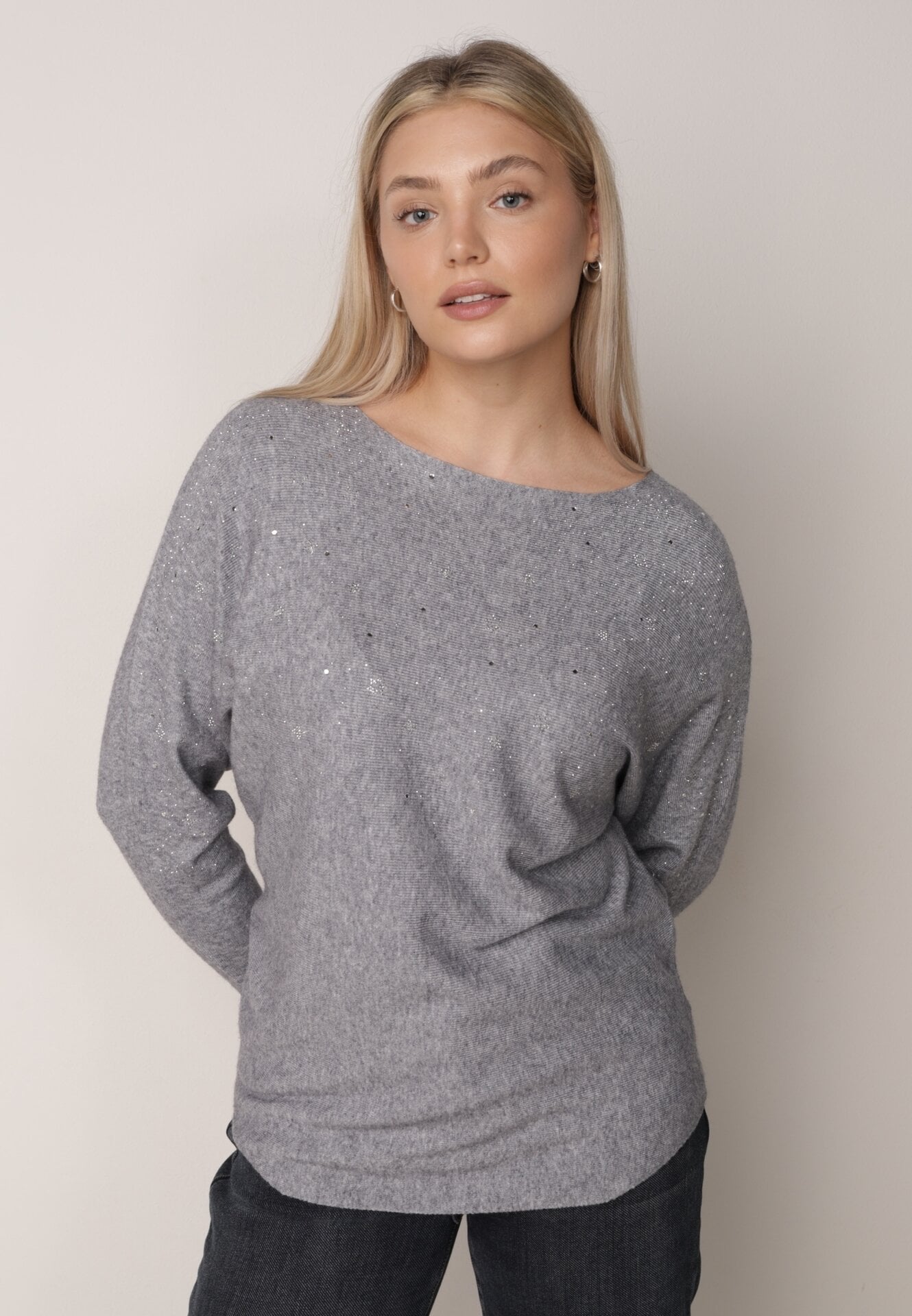 Pulover liliac bogat în vâscoză cu aplicație decorativă cu strasuri Mirelda Gri