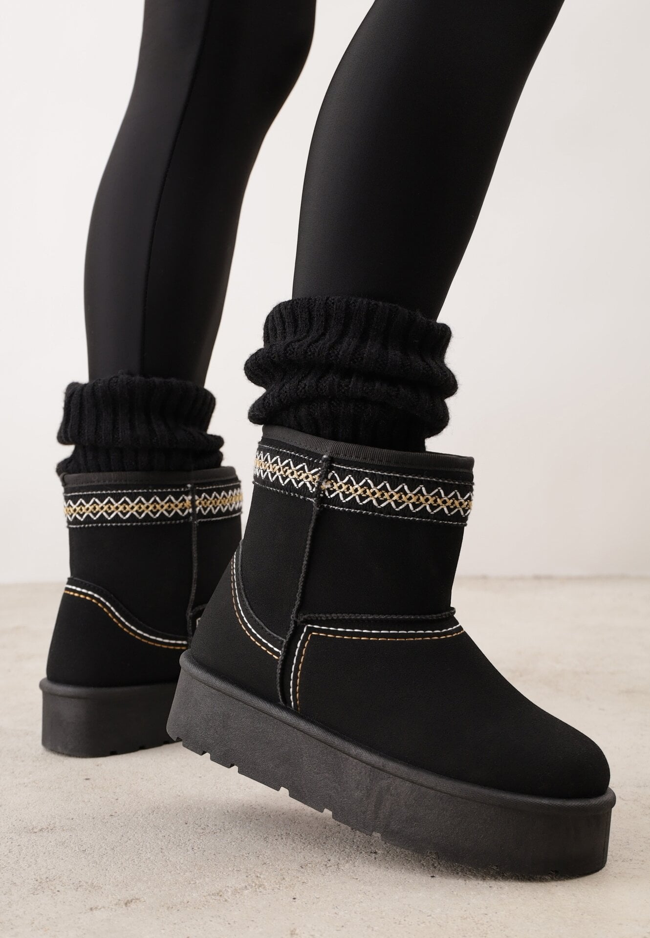 Cizme de zăpadă cu talpă groasă, decorate cu broderie Lannera Negre