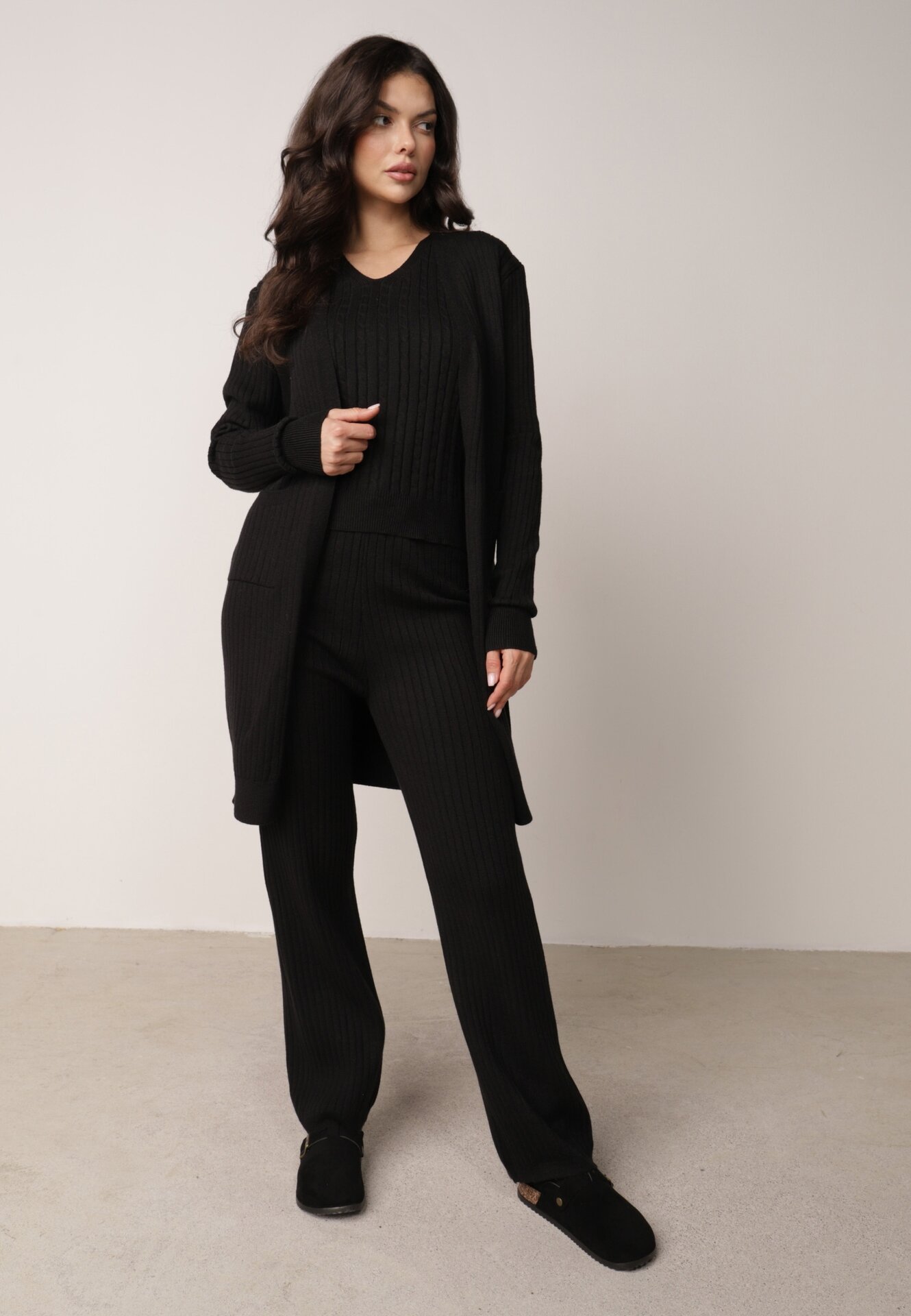 Set din tricot cu bumbac, 3 piese: cardigan, pantaloni și vestă Vordelia Negru