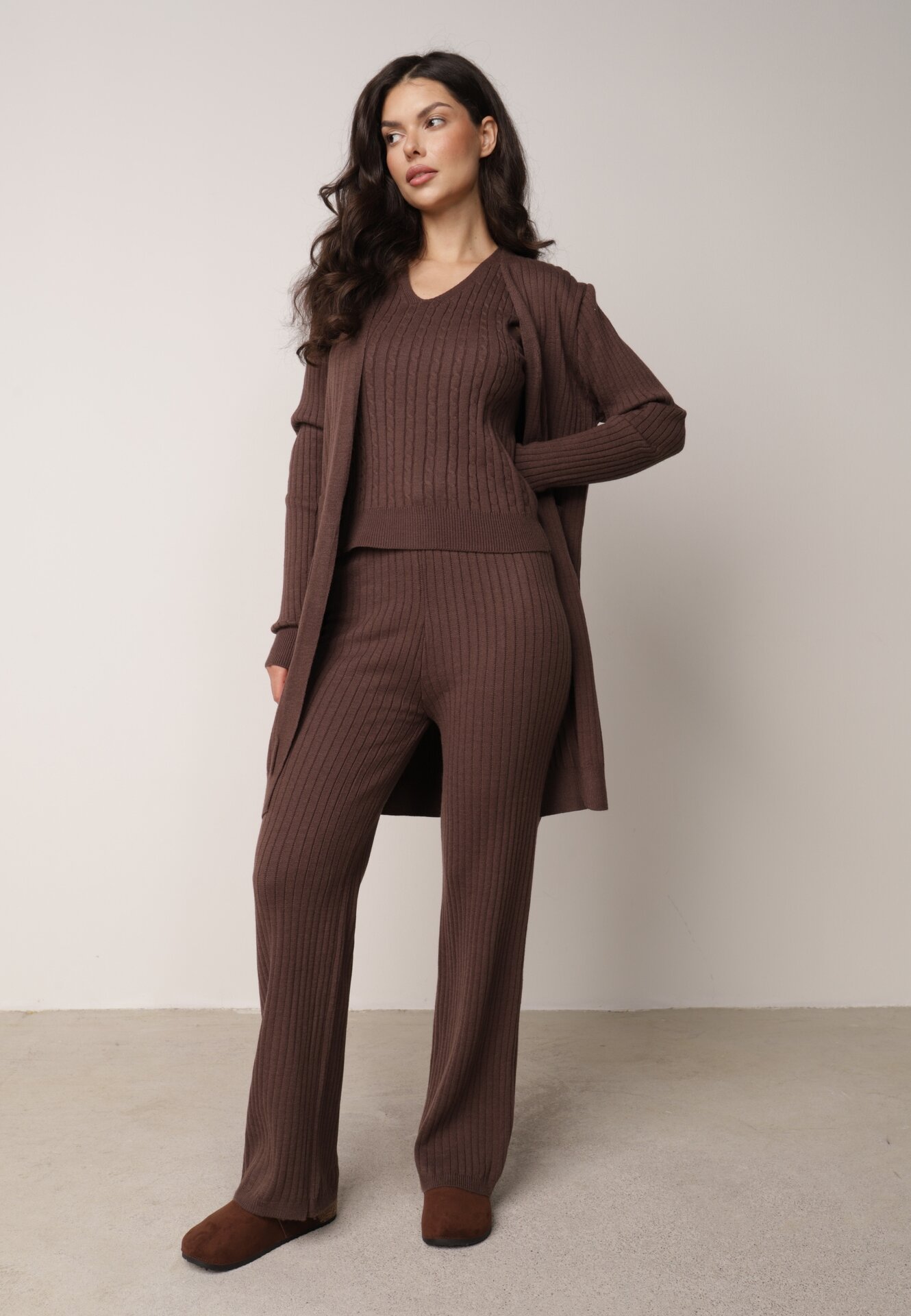 Set din tricot cu bumbac, 3 piese: cardigan, pantaloni și vestă Vordelia Maro