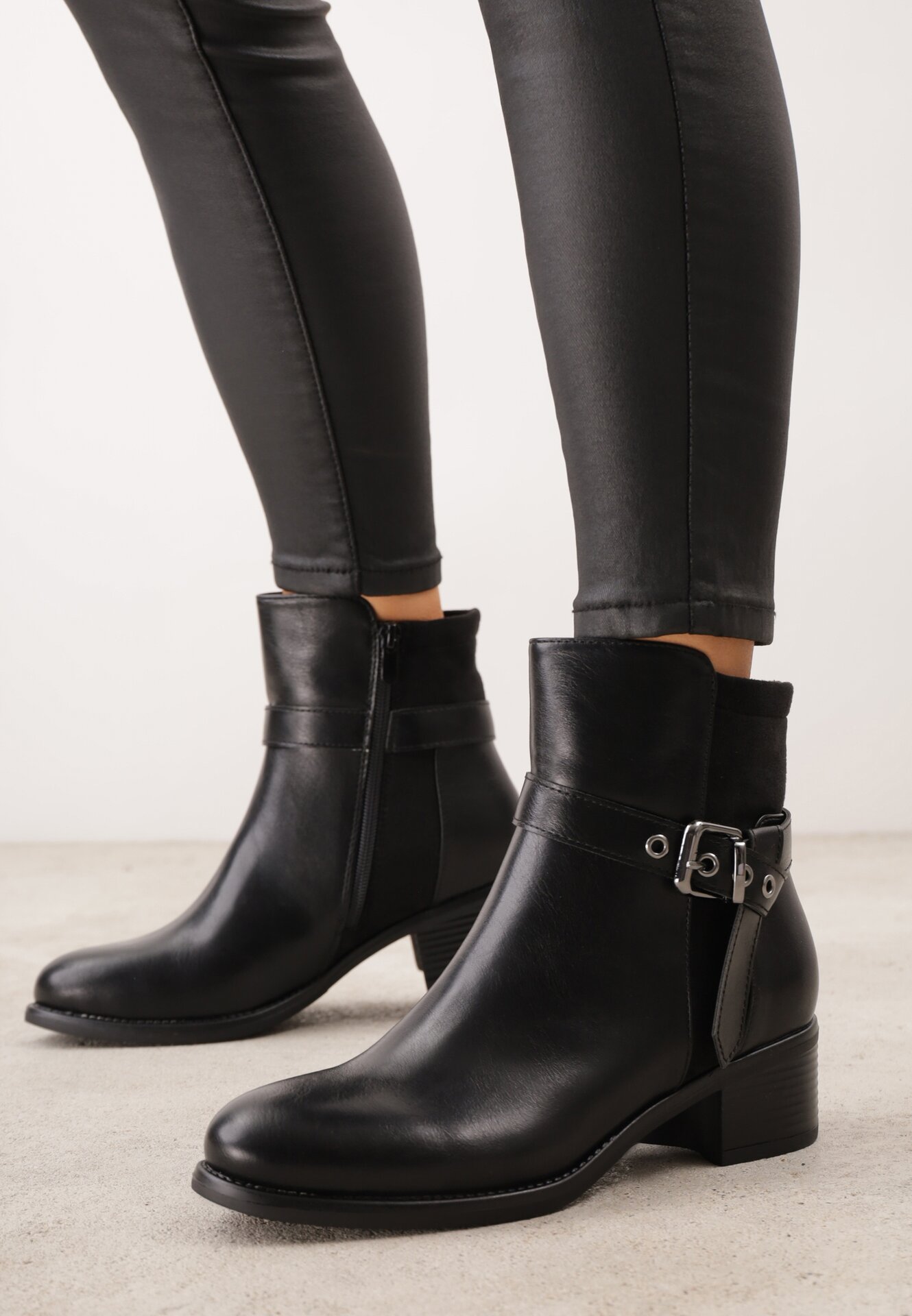 Botine Negre
