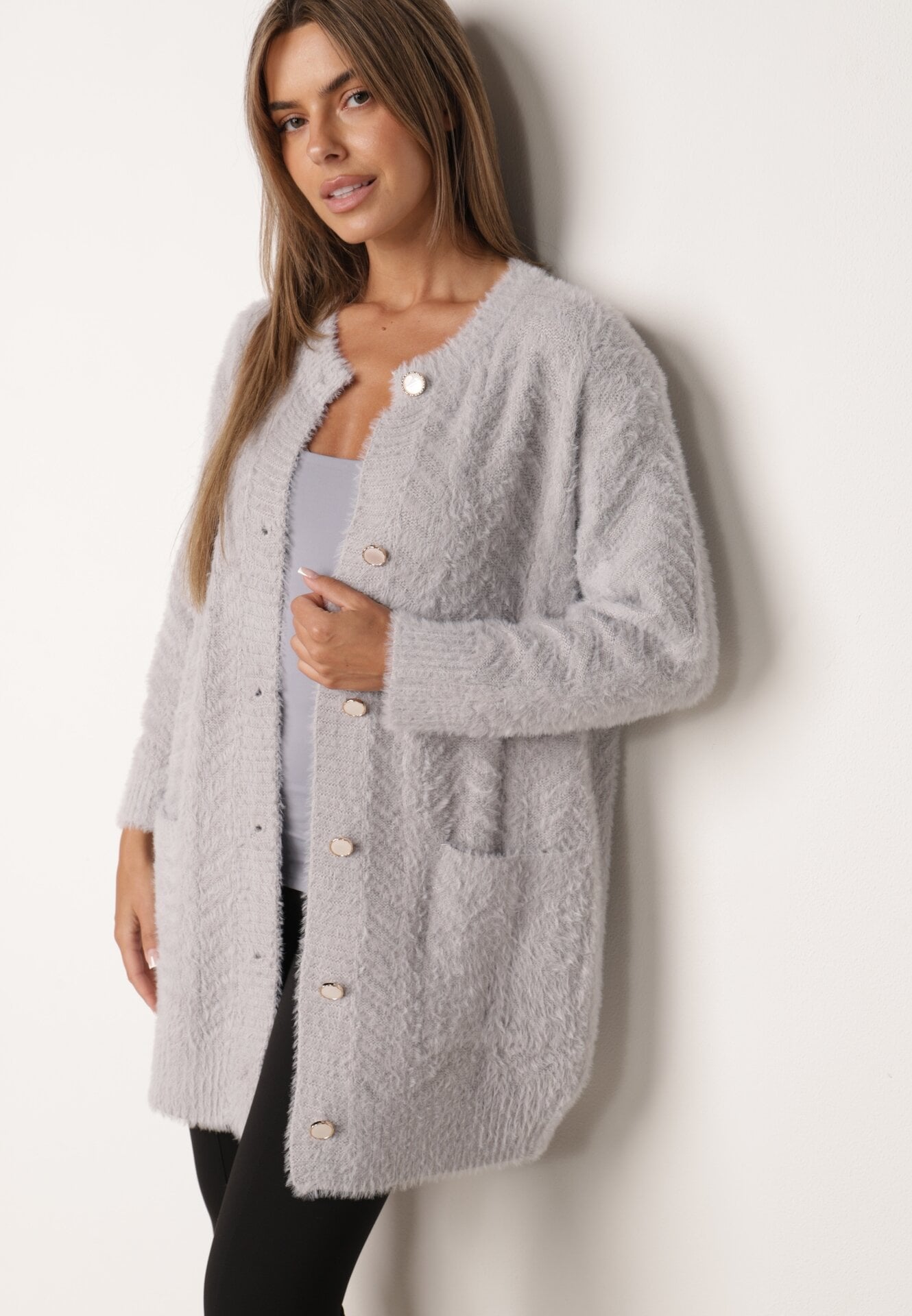 Cardigan din lână, croială lungă, cu buzunare și nasturi decorativi Opejta Gri deschis