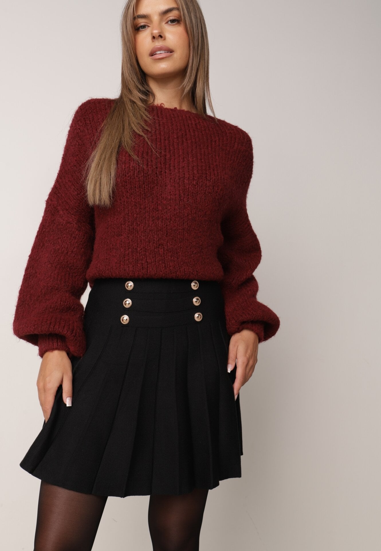 Fustă plisată din tricot cu vâscoză, decorată cu nasturi în stil napoleonian Silvani Neagră