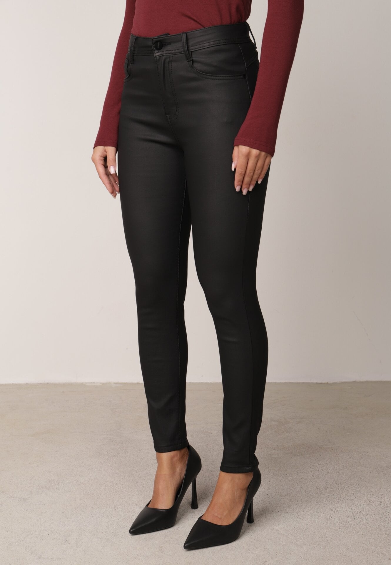 Blugi modelatori skinny cerati cu finisaj mat push-up Varellia Negri