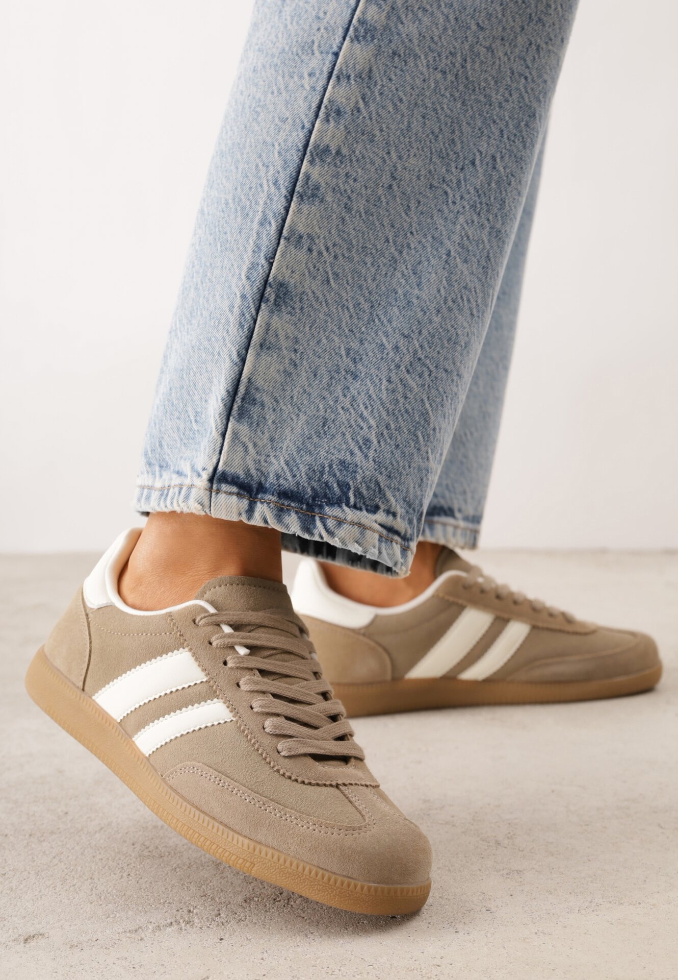 Sneakers din piele în stilul tenisilor iconici Aragonna Bej închis