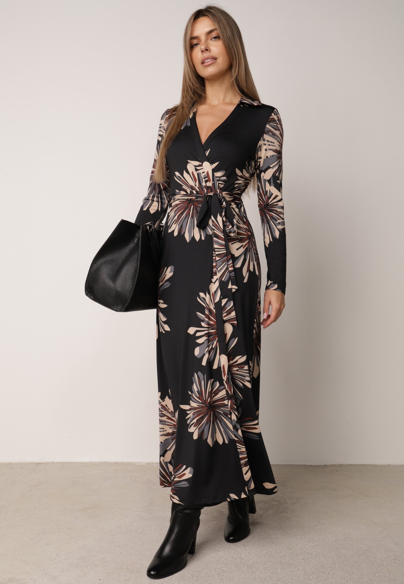 Rochie petrecută din vâscoză, cu imprimeu floral Guinesa Neagră