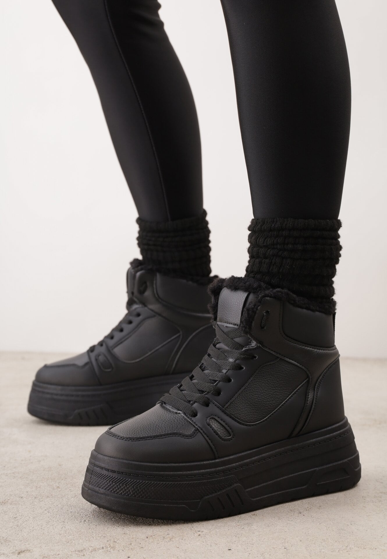 Ghete de zăpadă în stil sneakers pe talpă groasă Fiasha Negre