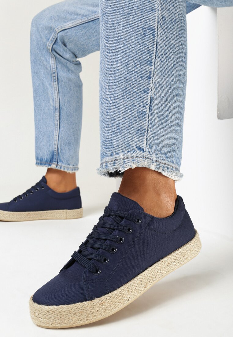 Tenisi Bleumarin International Love