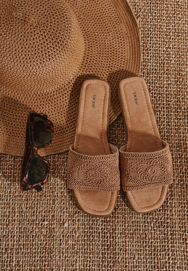 Papuci Bej închis Plați cu Baretă Împletită Evisha