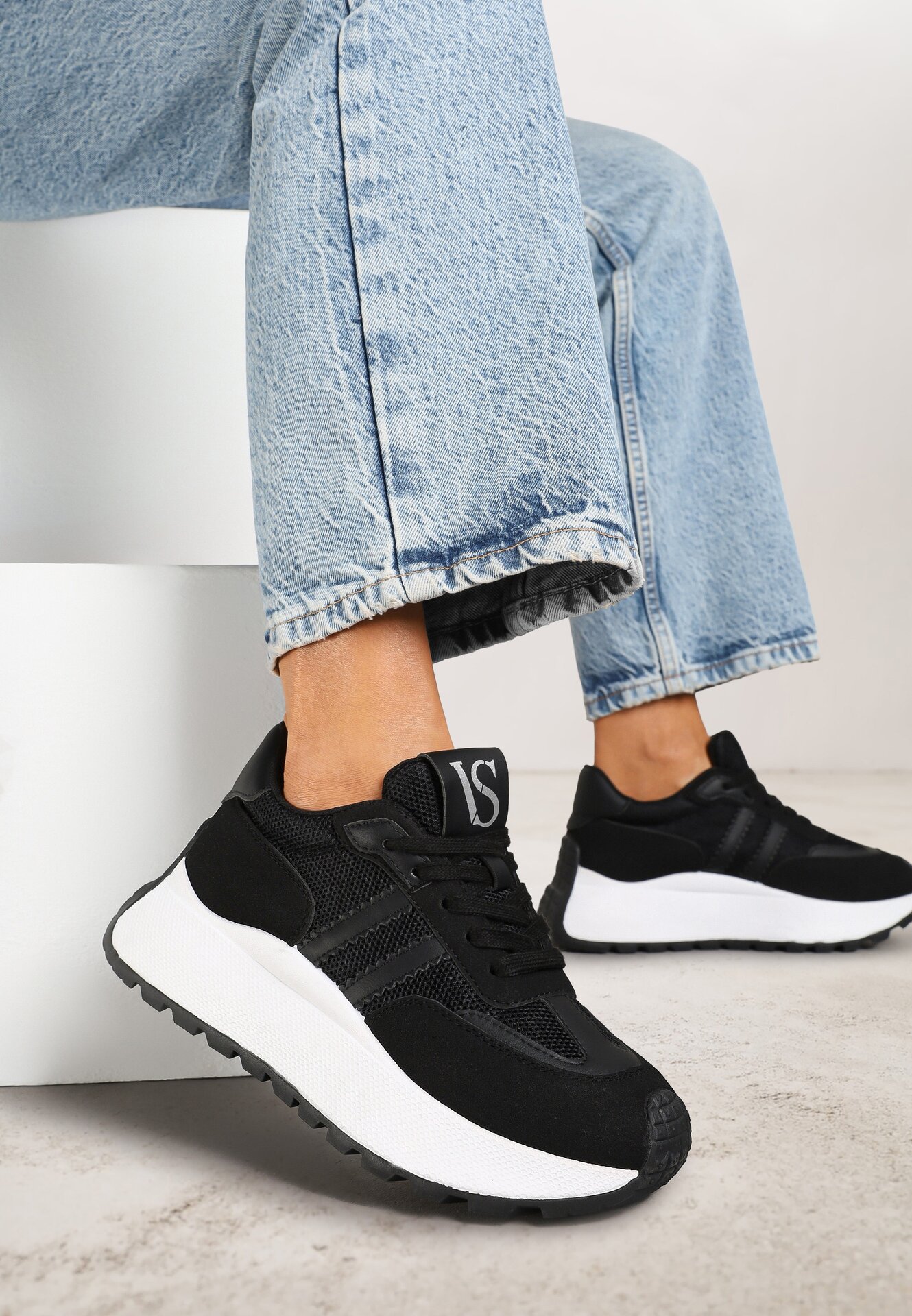 Adidași Negri Vices cu Talpă Groasă Decorați cu Benzi Seloriel