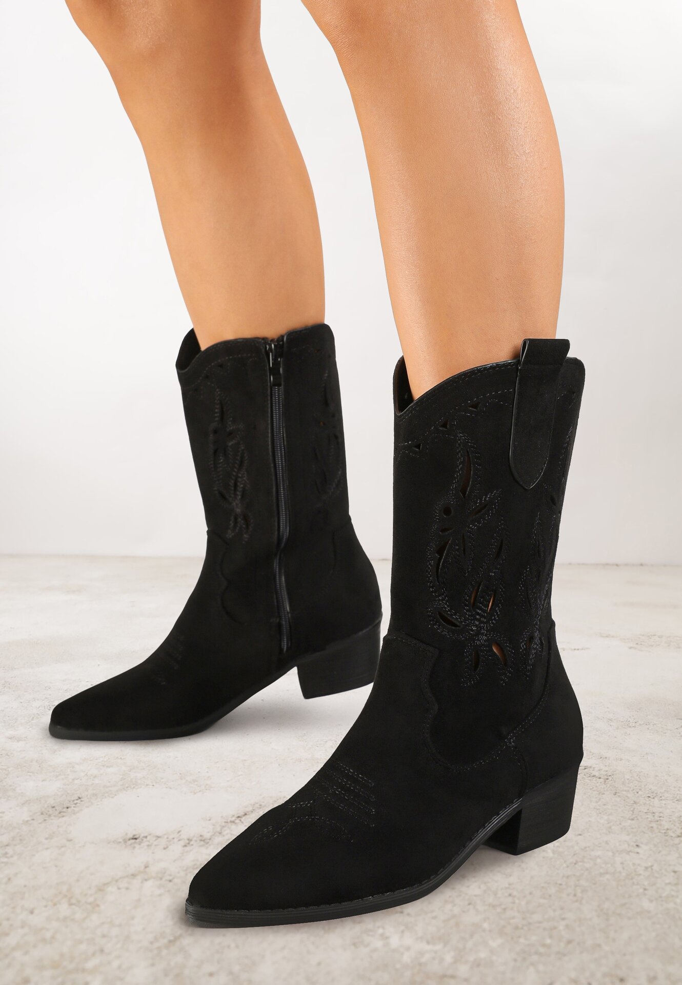 Botine Negre Ajurate Vices cu Toc Stil Cowboy Helori