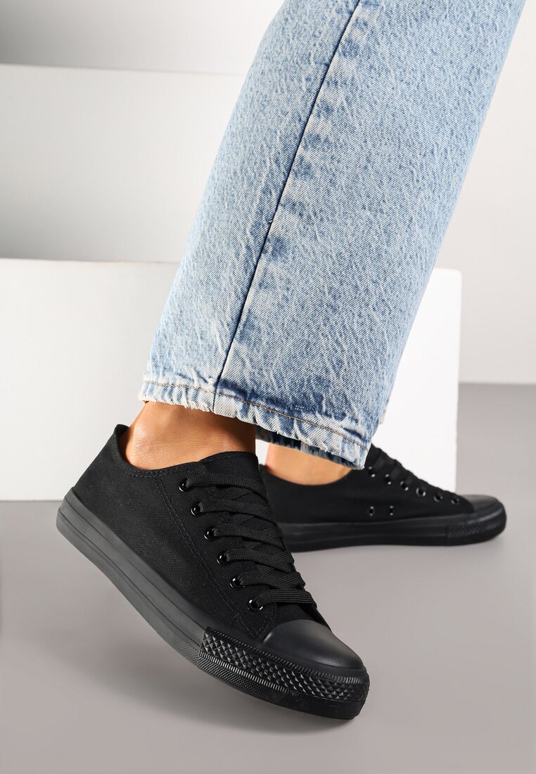 Teniși înalți Negri