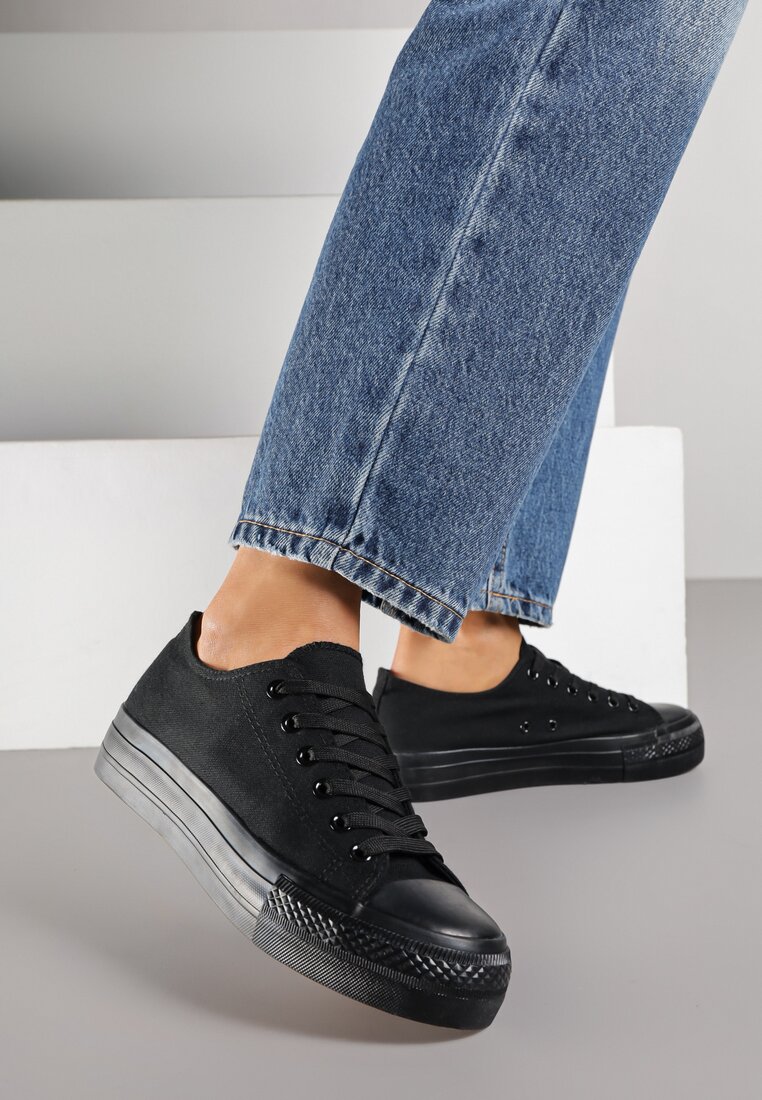 Teniși înalți Negri