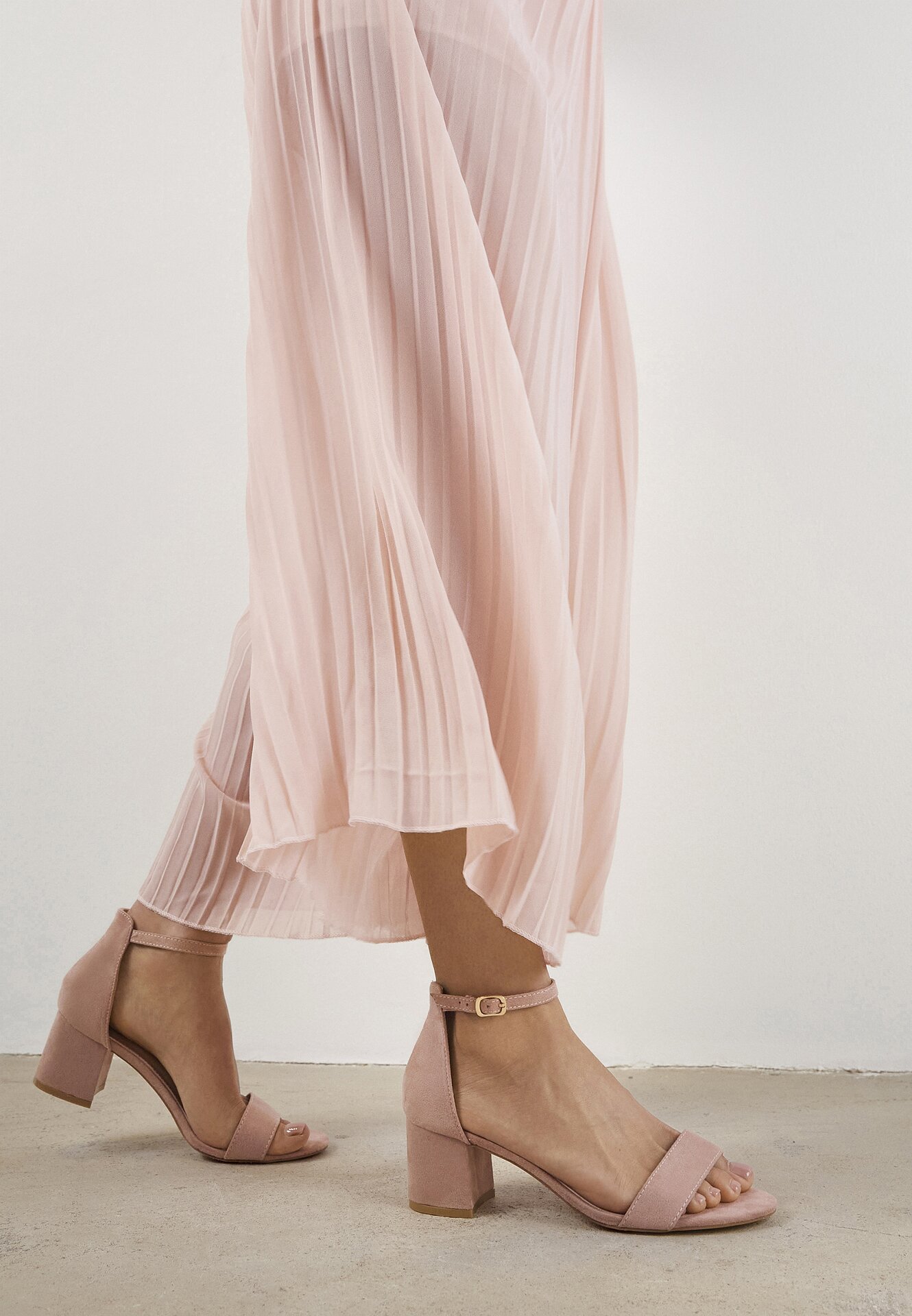 Sandale roz deschis Vices cu toc în stil clasic Jelhiris