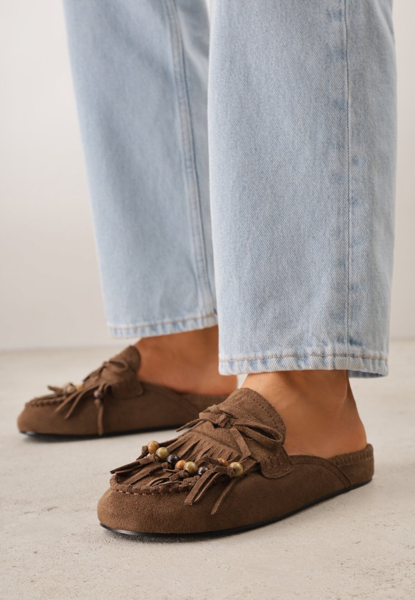 Papuci Maro închis VICES Tip Mule cu Mărgele Franjuri și Fundă Dioleora