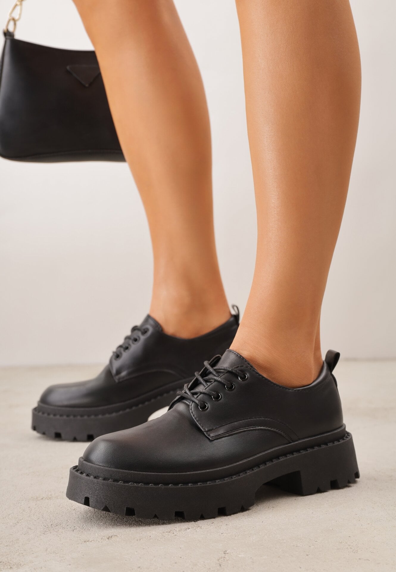 Pantofi Oxford negri cu șireturi VICES cu talpă groasă Anatea