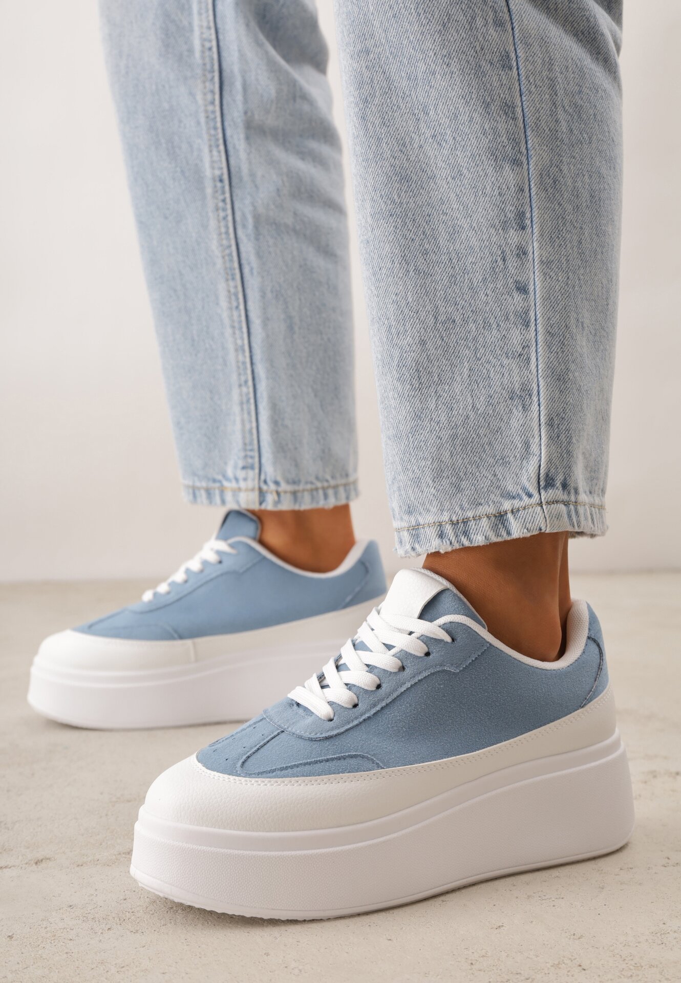 Adidași Albaștri VICES pe Platformă în Stilul anilor 90. Donah