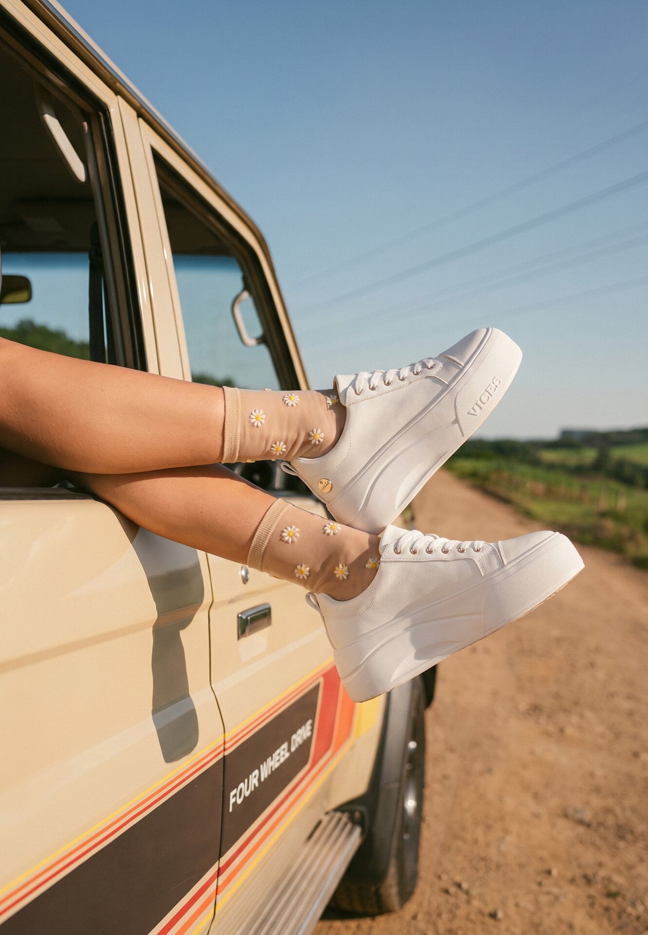 Sneakers VICES cu talpă groasă, cu inscripția Zelka Albi