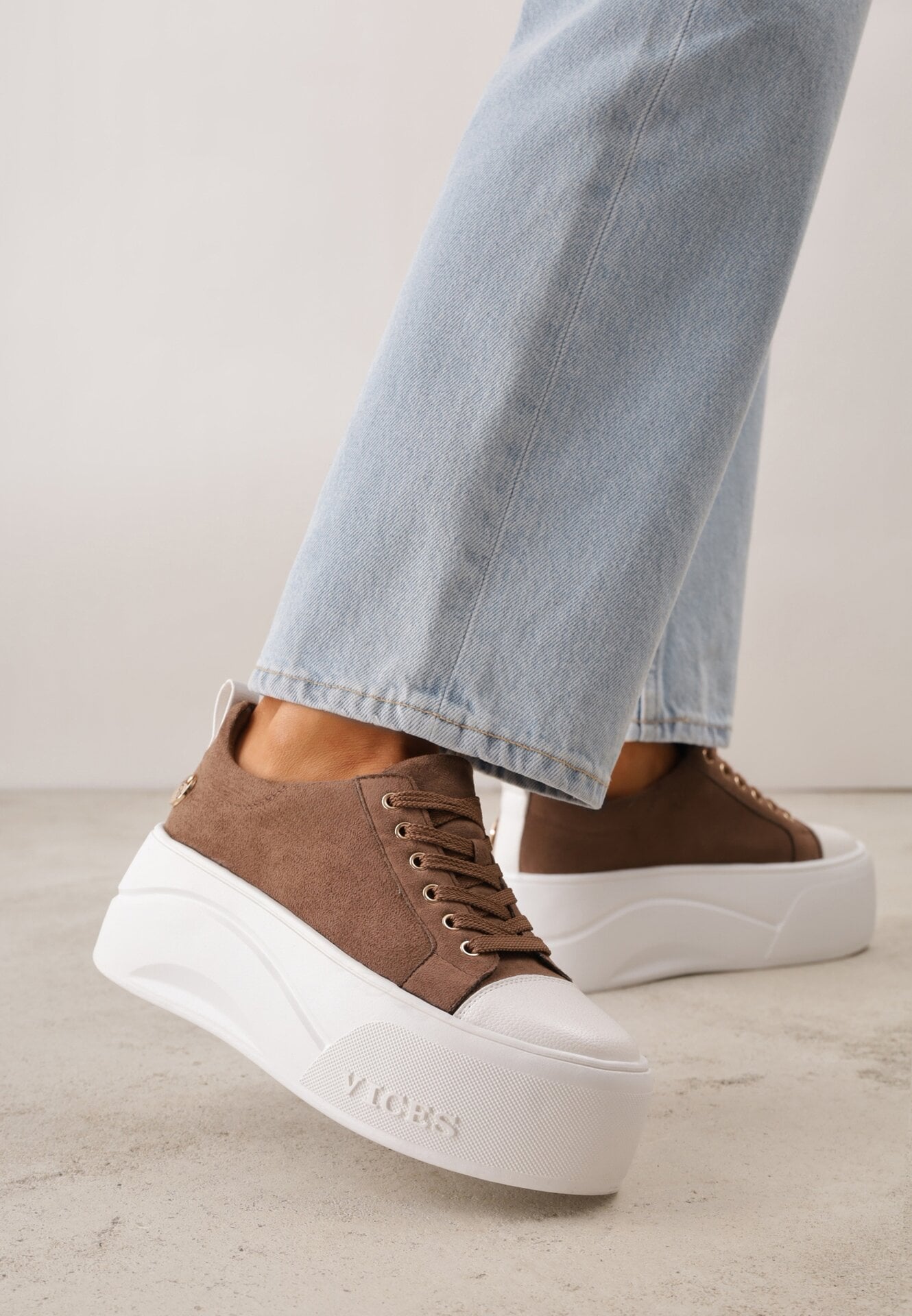 Sneakers VICES cu talpă groasă, cu inscripția Zelka Bej închis