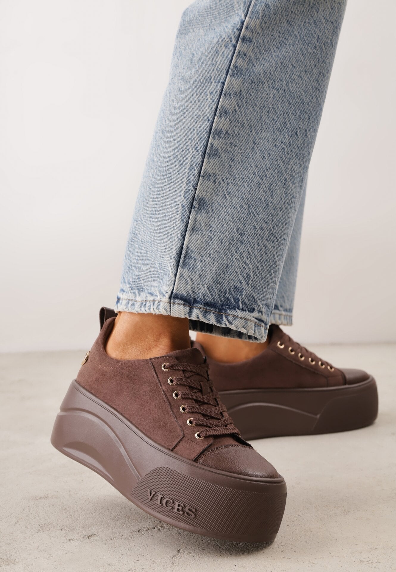 Sneakers VICES cu talpă groasă, cu inscripția Zelka Maro