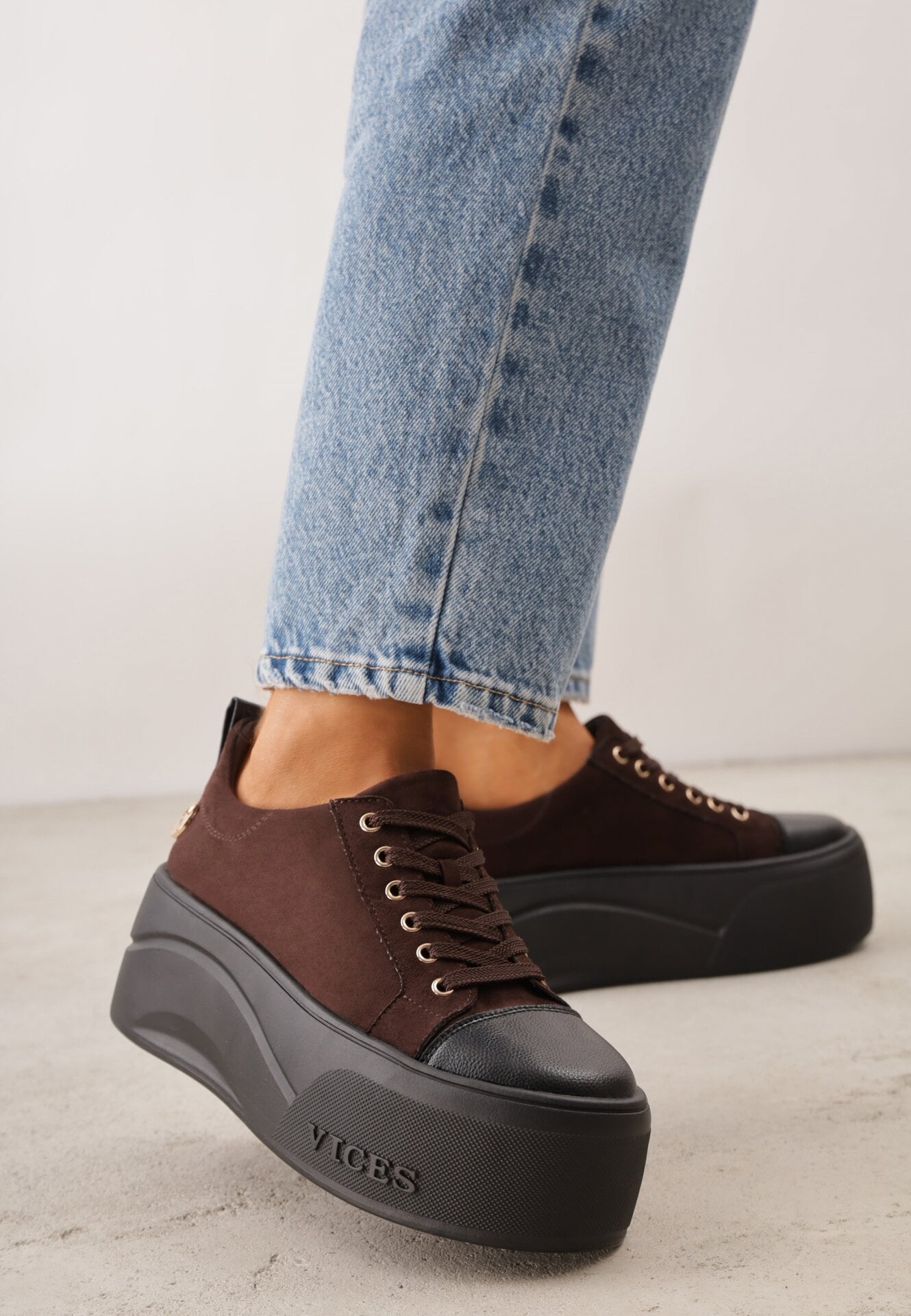 Sneakers VICES cu talpă groasă, cu inscripția Zelka Maro închis