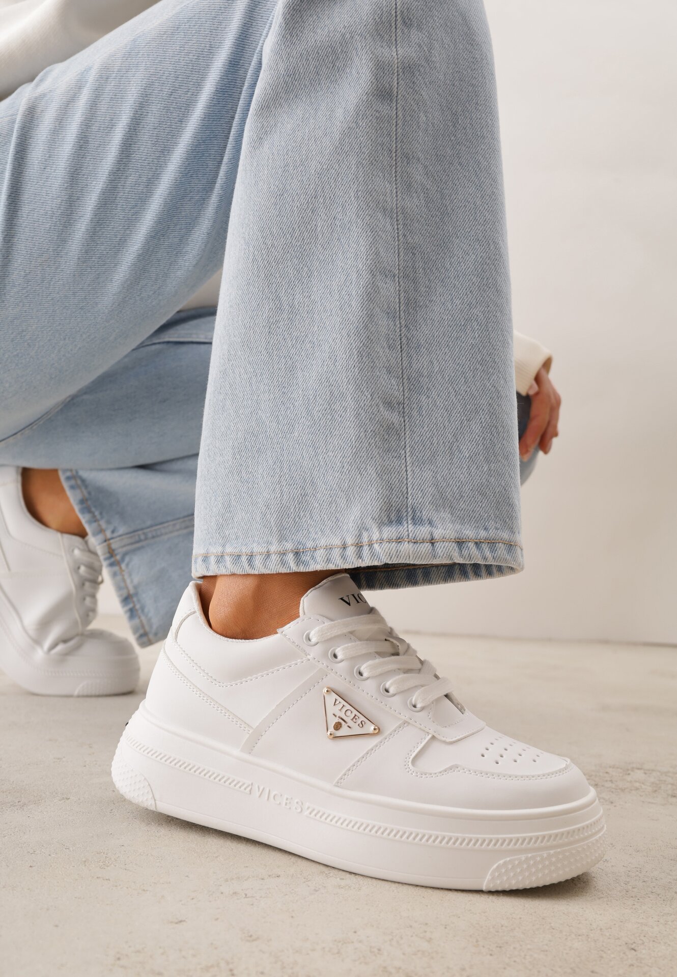 Adidași Albi VICES cu Talpă Groasă cu Aplicație Triunghiulară Meanata