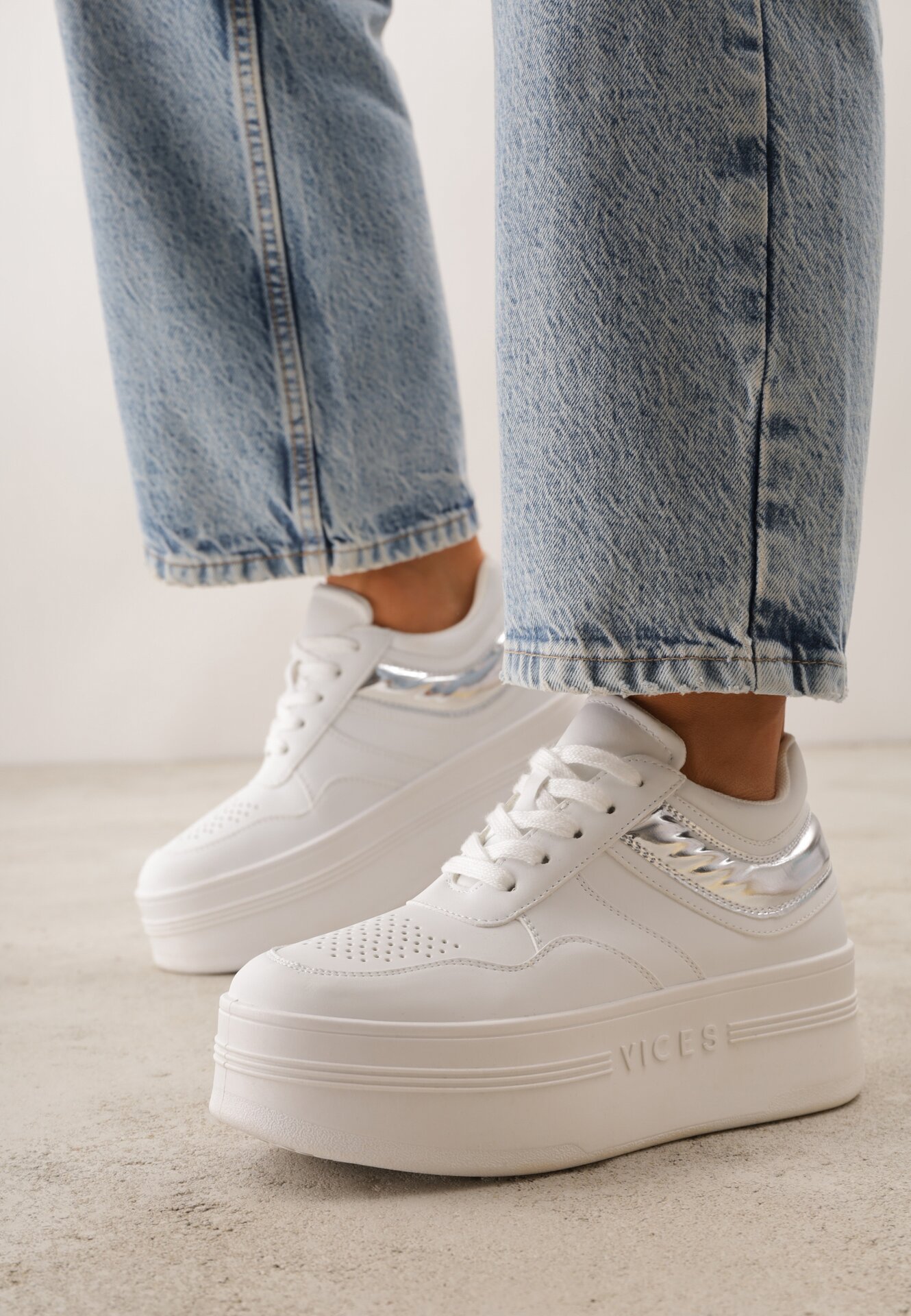 Sneakers Alb cu argintiu